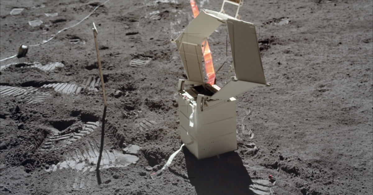 А это следы Юджина Сернана а Харрисона Шмидта , людей побывавших на Луне!