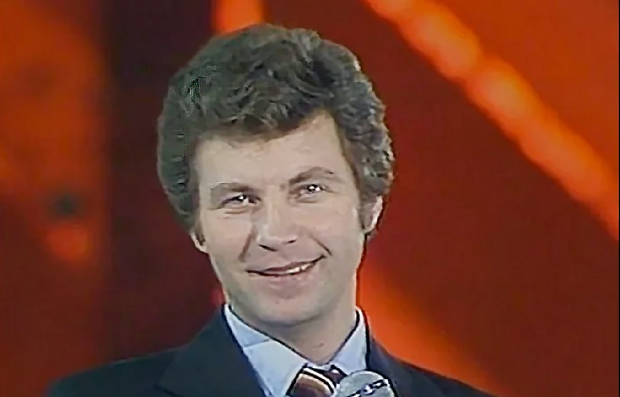 Визитной карточкой артиста Ярослава Евдокимова является песня «Фантазер», которую он впервые исполнил на фестивале «Песня-89».-3