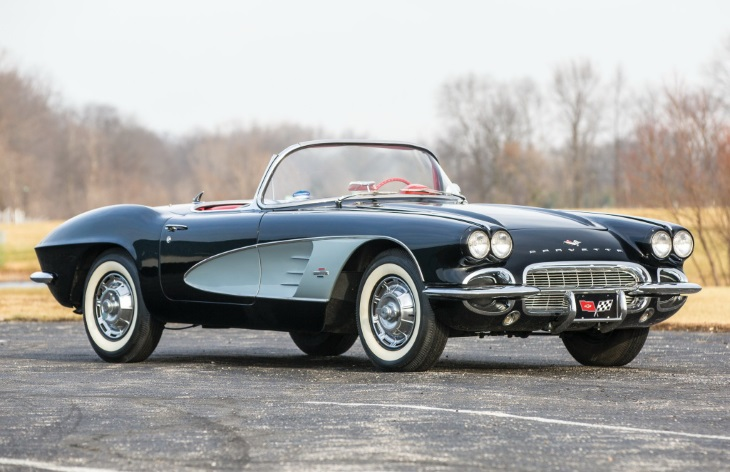 https://wroom.ru/i/cars2/chevrolet_corvette_1.jpg 1962