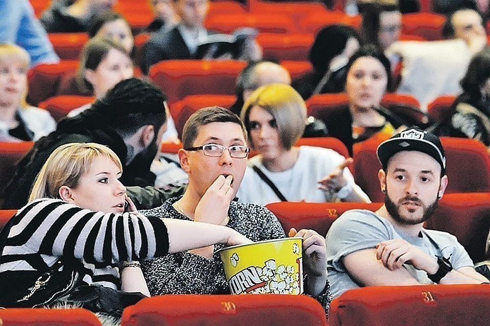     Известный режиссер Ггрымов рассказал, какие фильмы кинотеатры могут показать во время санкций Светлана МАКОВЕЕВА