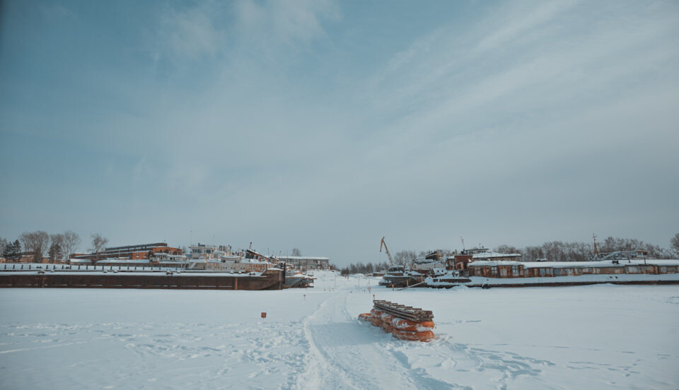 За спиной улица Водников