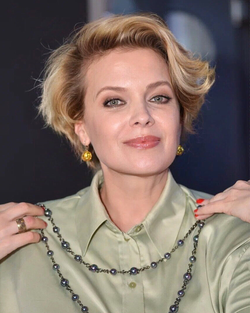 Не надо надевать ярлыки на Женщину, на неё нужно надевать драгоценности! 