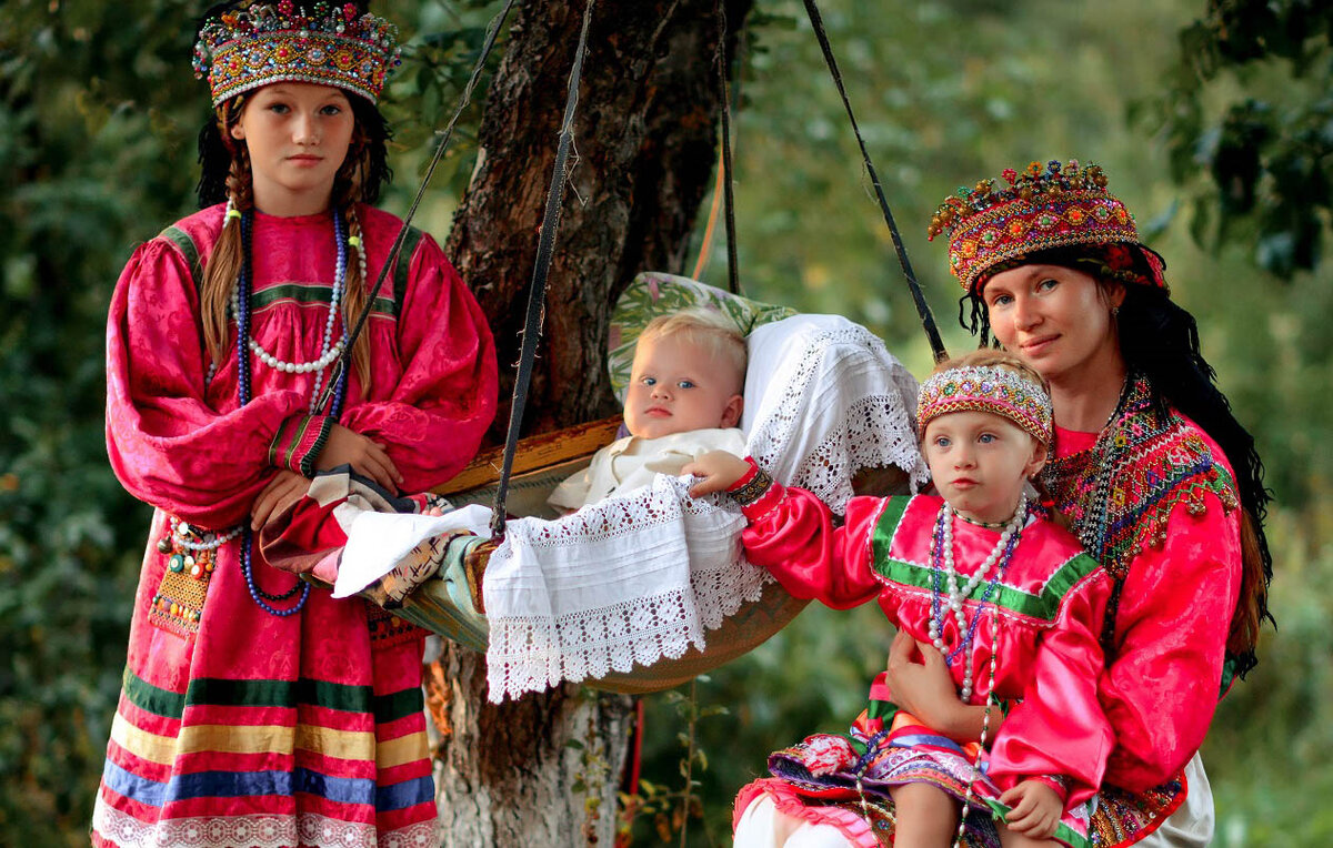Международный фотоконкурс «Мама и дети в национальных костюмах»