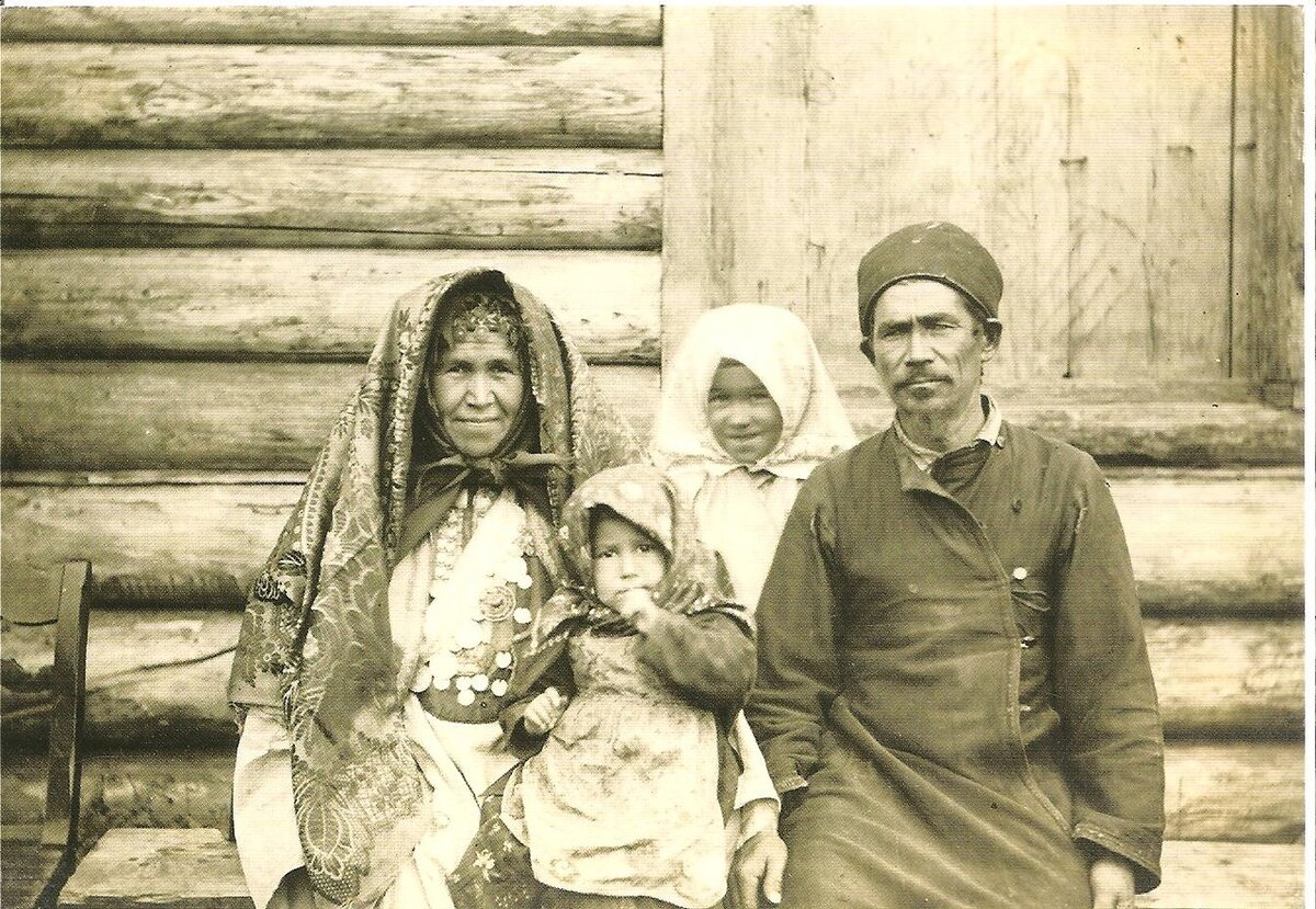 В каком году жители. Мещеряки и тептяри. Татары тептяри. Древняя деревня башкир. Гайнинские татары.