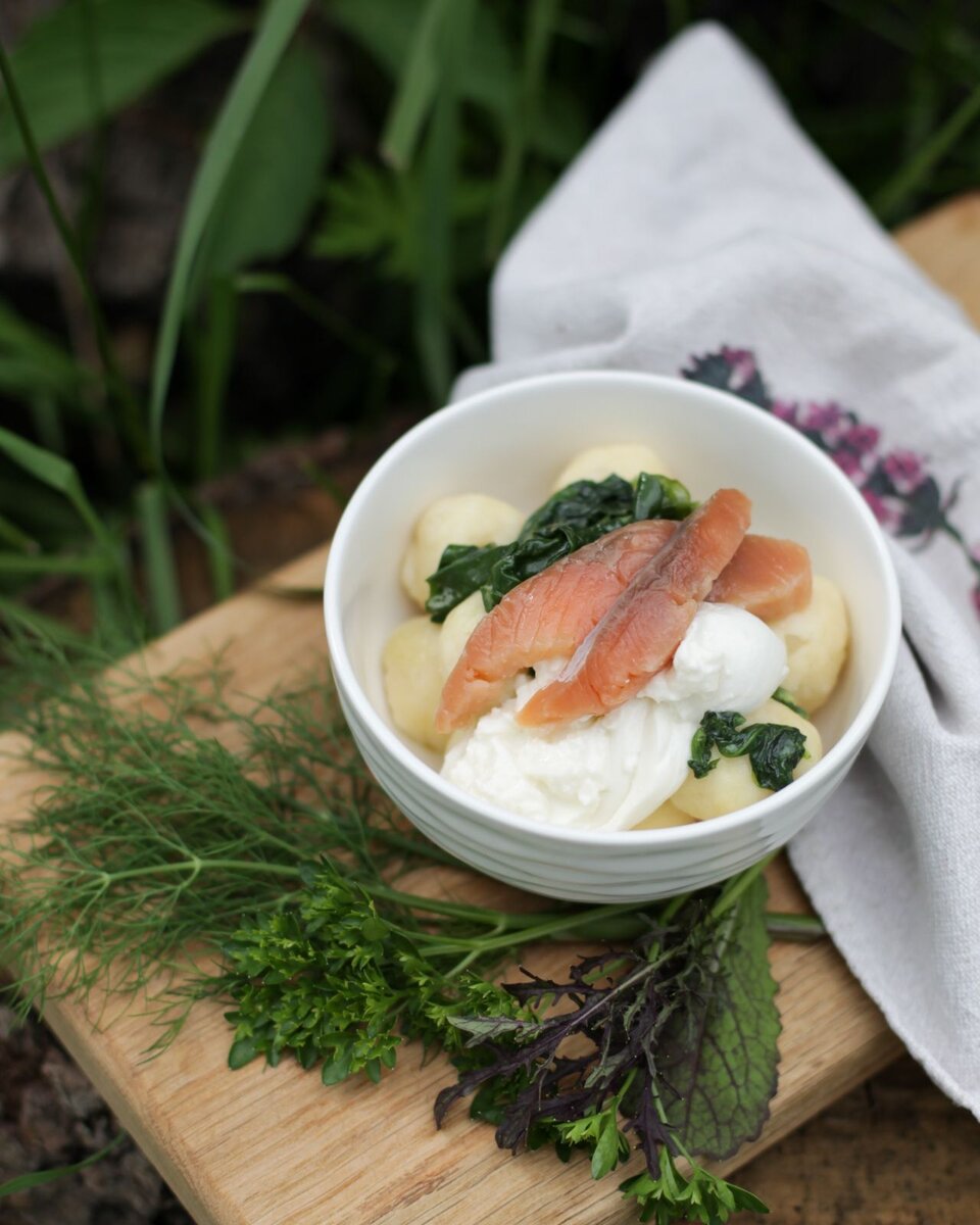 Картофельные ньокки со слабосоленой рыбой от Даши Третьяковой. Очередной креатив - уже на ее канале https://t.me/wellness_hedonism