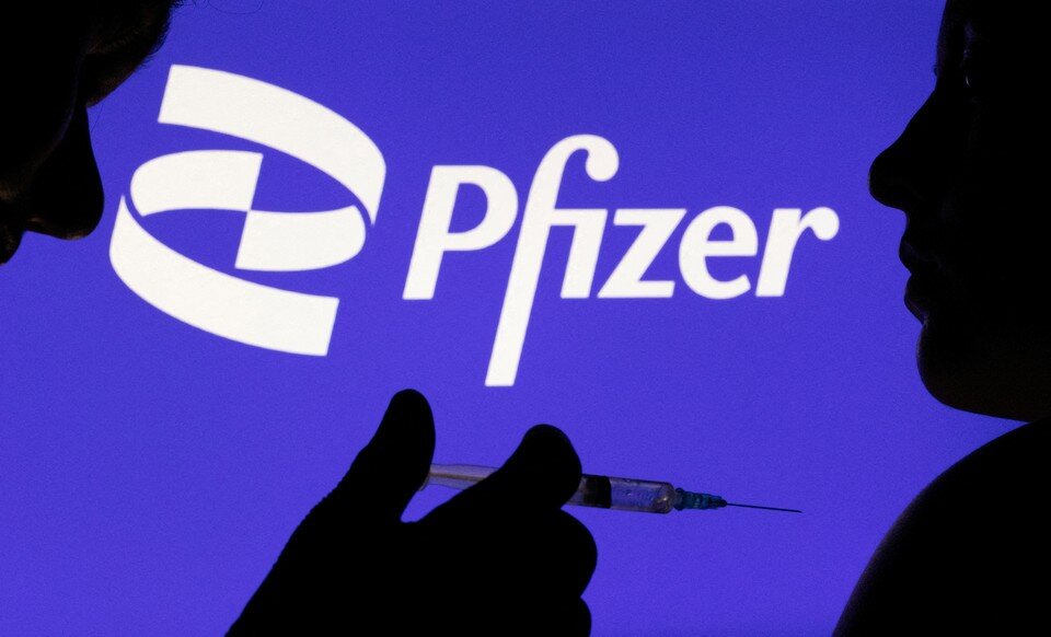     В Pfizer заявили о начале новой волны коронавируса  REUTERS