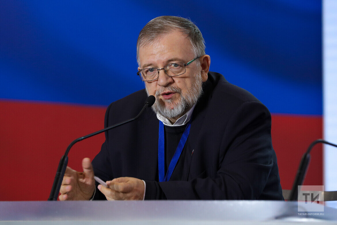 Владимир Зорин: «Молодежь является частым объектом информационных нападок извне»Фото: © Салават Камалетдинов / «Татар-информ»