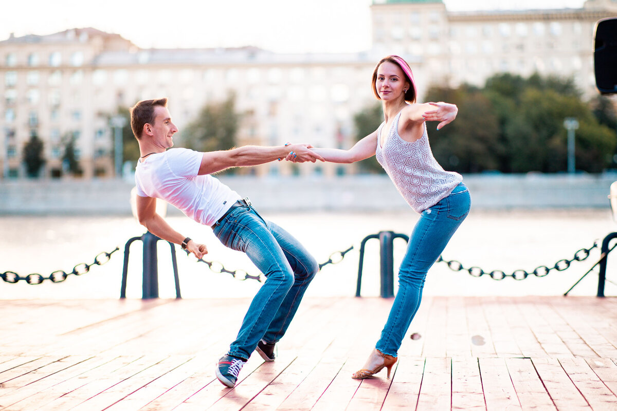 Хастл. Рекламная картинка клуба "Beginner+"