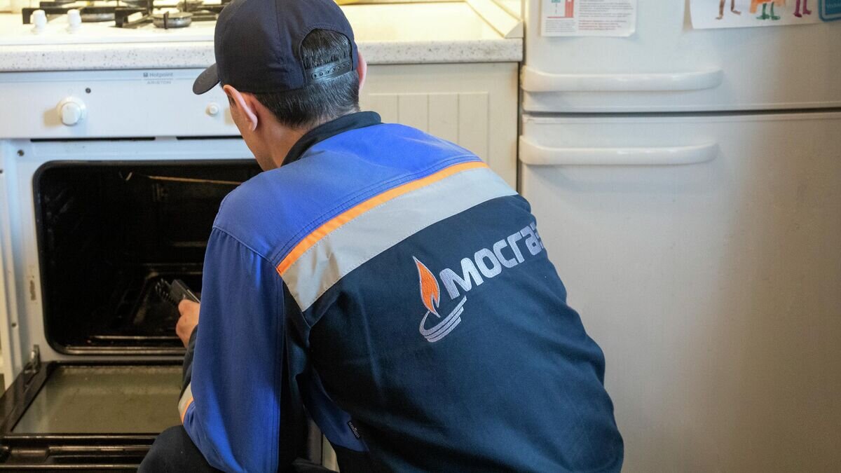    Сотрудник "Мосгаза" за работой© "Мосгаз"
