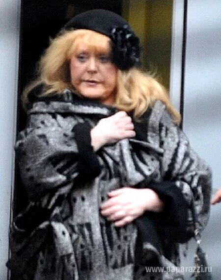 Думаю что не сладко будет ей на чужбине.