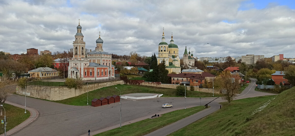 Вид со смотровой площадки Серпуховского Кремля. 