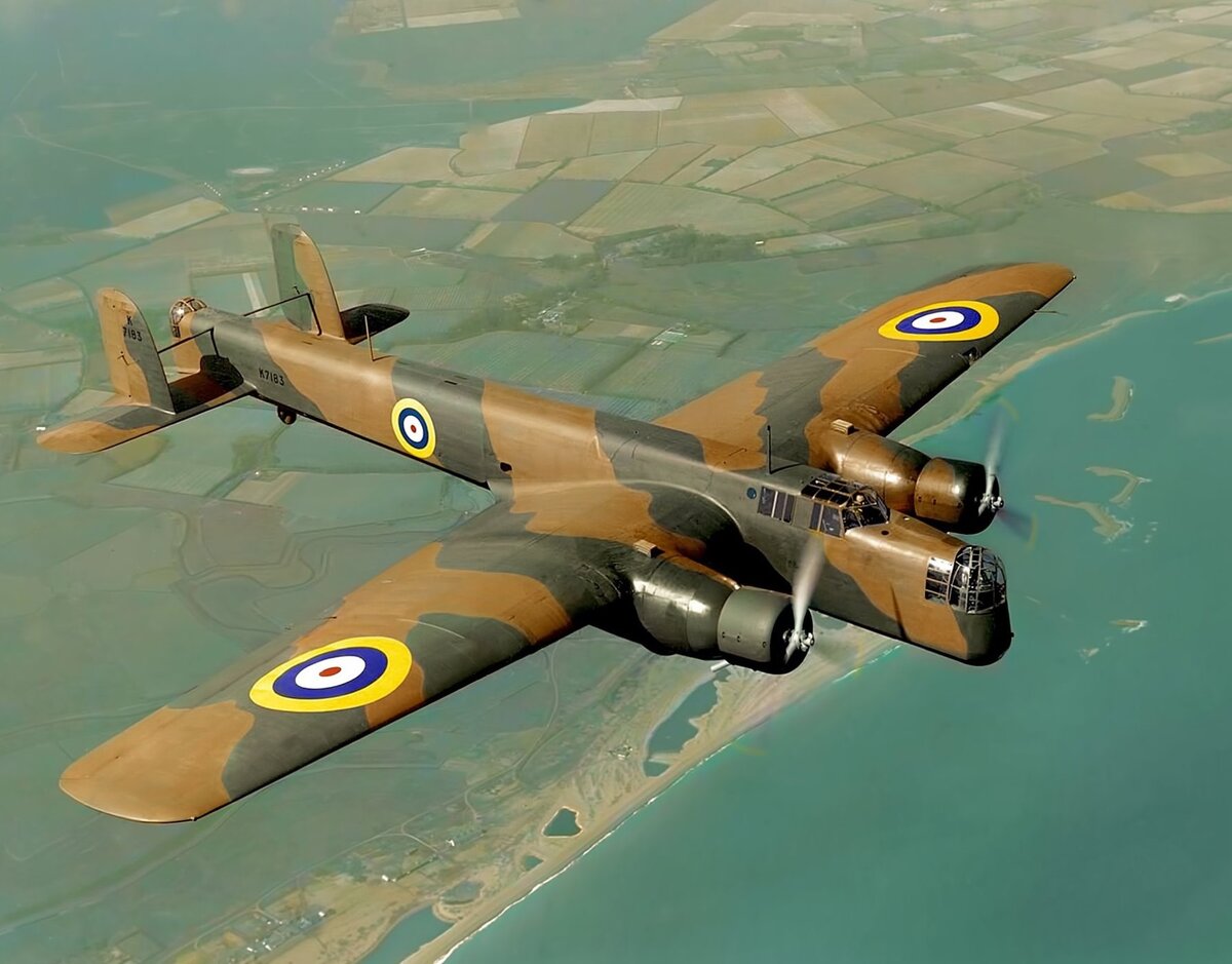 Головной серийный дальний бомбардировщик Армстронг Уитворт «Уитли» Mk.I борт K7183 