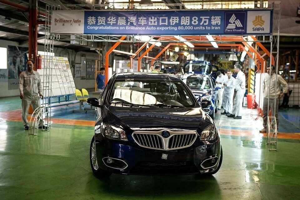     Иран и Россия могут начать совместное производство автомобилей. Фото: Ahmad Halabisaz/Zuma\TASS