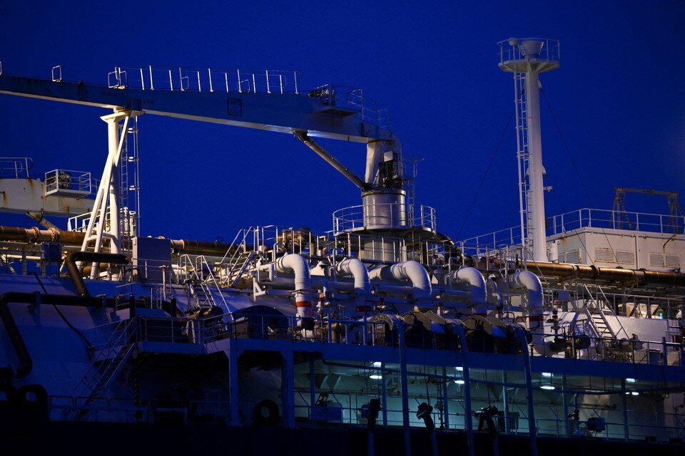     В Европе отмечается рекордное снижение цены газа с августа 2021 года  REUTERS