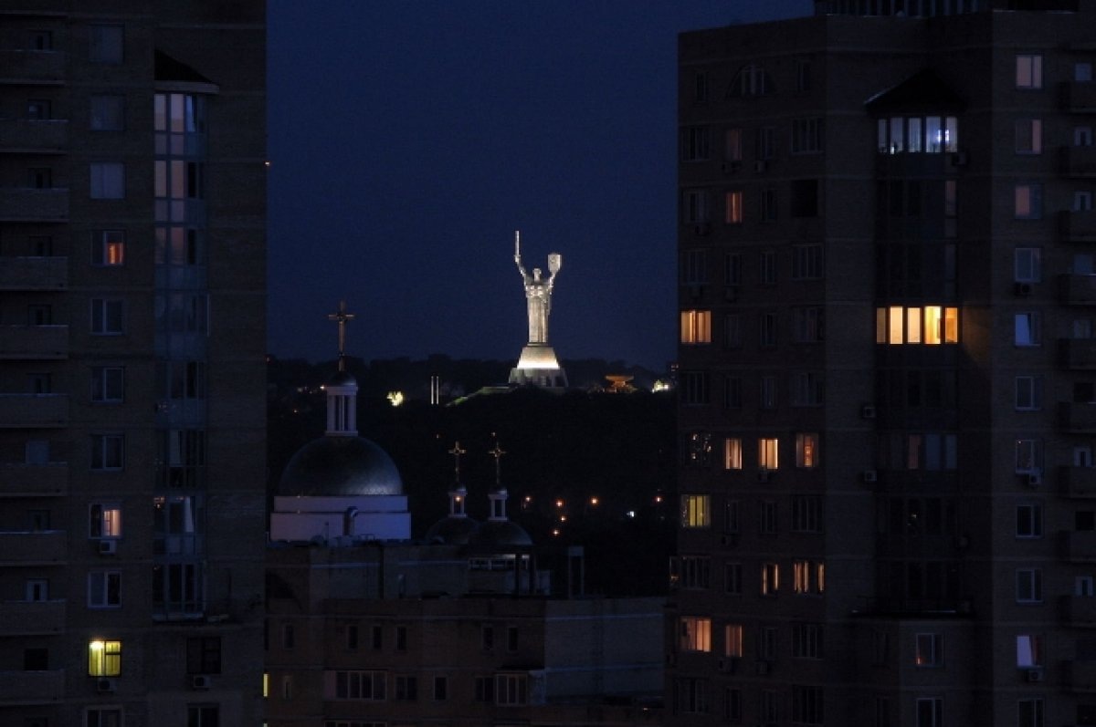    Экстренные отключения света 3-й день подряд вводят в трех регионах Украины