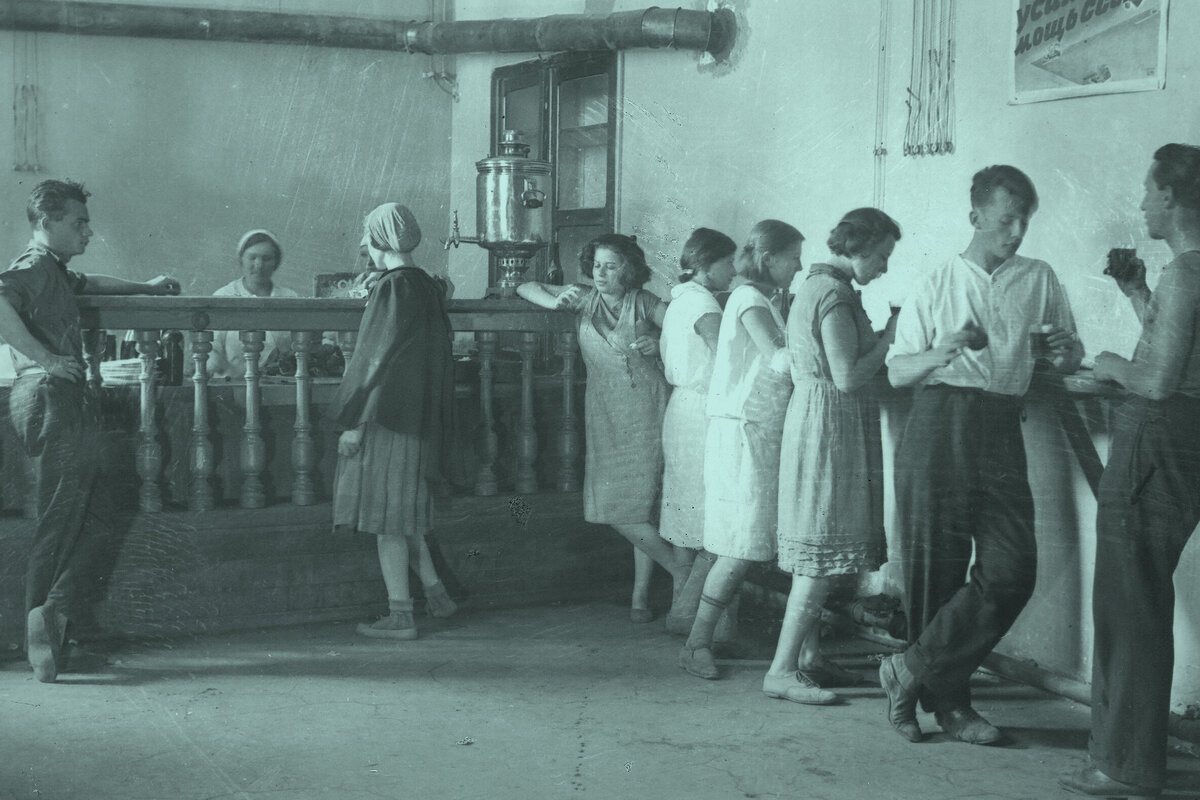     Фастфуд по-советски всё же существовал: какой была «быстрая еда» в СССР