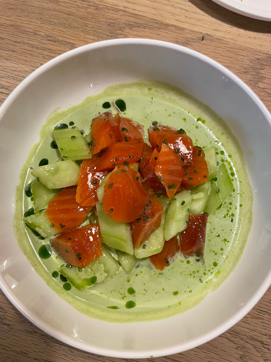 Форель слабосоленая с сметаной и укропом