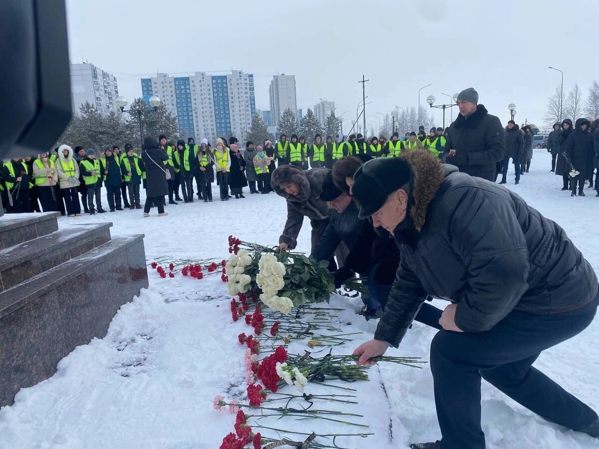    Жители Нижневартовска почтили память погибших в результате взрыва газа