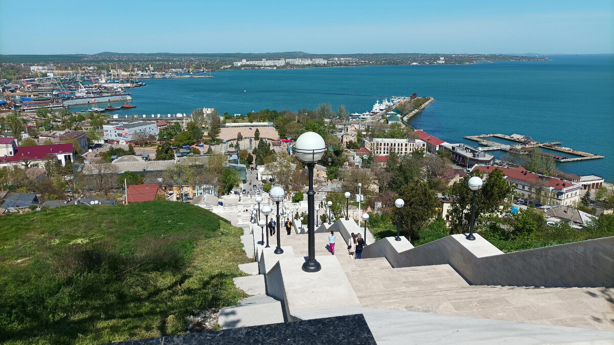 Вид на Керчь с горы Митридат