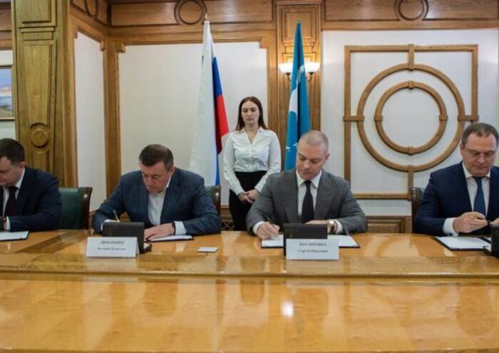 Фото: правительство Сахалинской области. Подписание концессионных соглашений