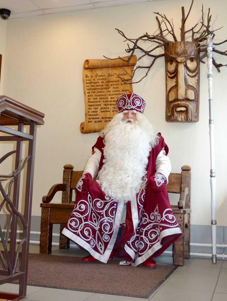 Дед Мороз приехал в Тихвин. Гостиница "Старый Дом"