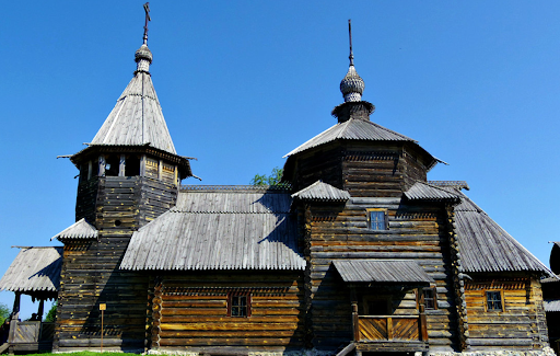 Мода на традиции. Крыша из дерева на рынке элитных кровель