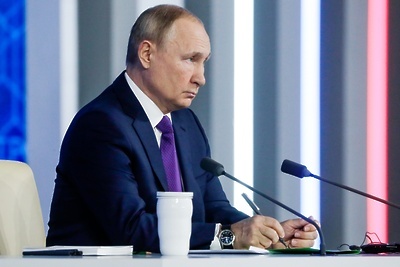    23 декабря 2021. Президент РФ Владимир Путин на большой ежегодной пресс-конференции в Центральном выставочном зале "Манеж". ©Михаил Метцель РИА Новости