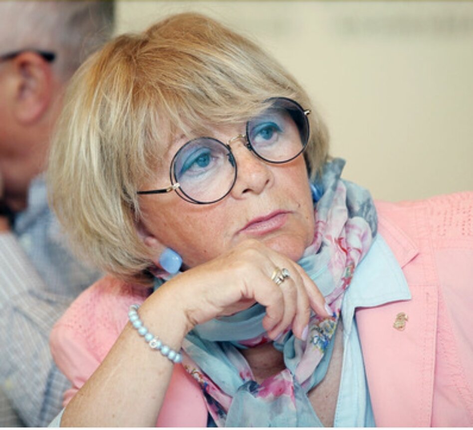 алла сурикова ералаш. режиссер сурикова. алла ильинична сурикова. алла ильинична режиссер. кинорежиссер алла сурикова.