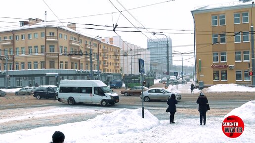 Гуляем по заснеженным улицам города. Показываем вам. Город занесло снегом...