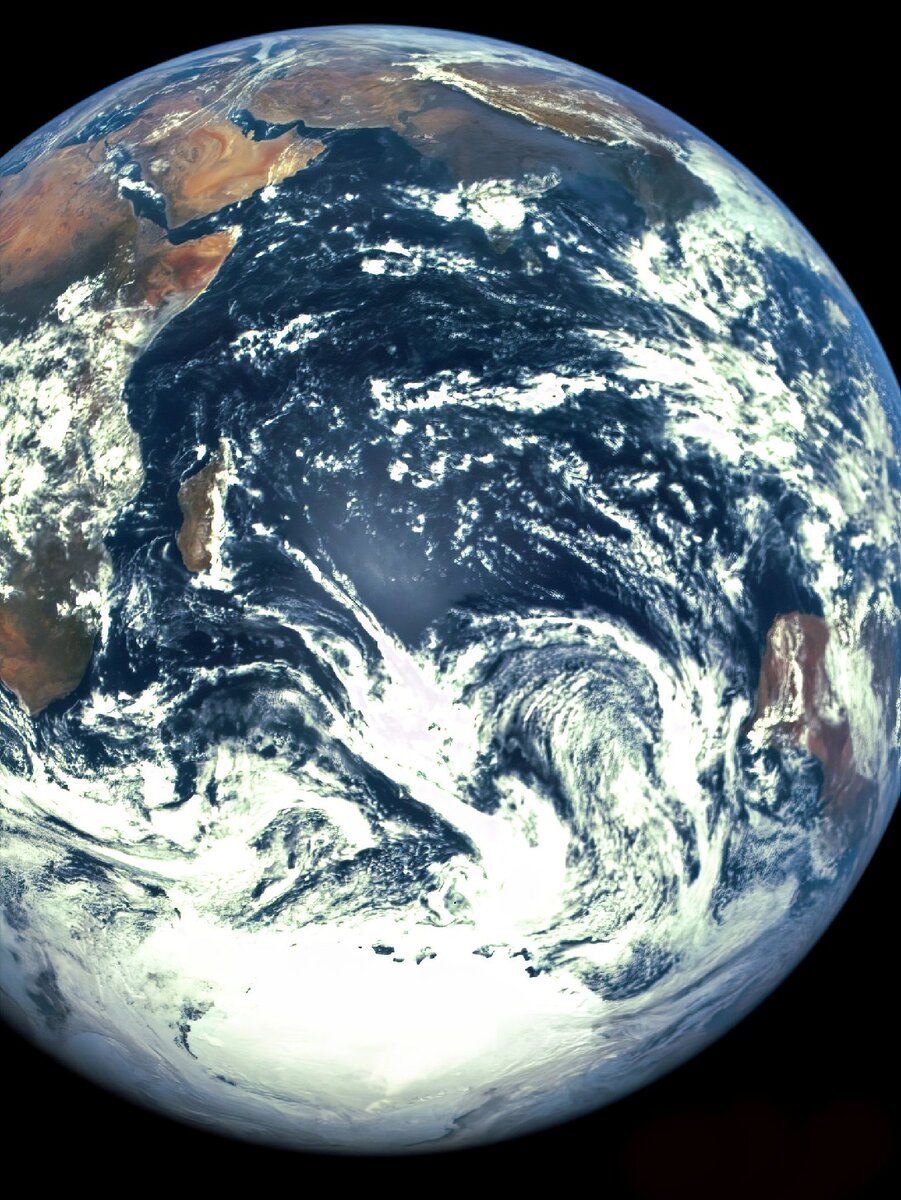 Фото Земли от ArgoMoon, изображение ASI