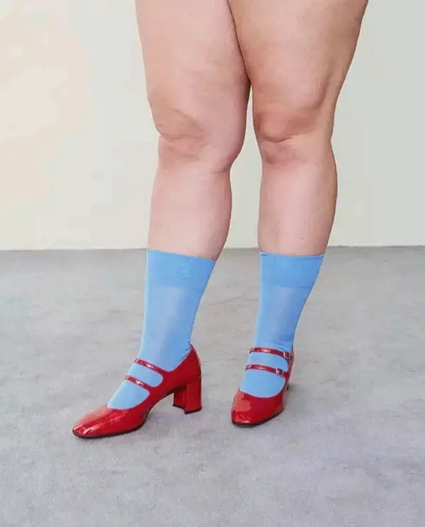 Лишний вес, проблемы со стилем, нелепый вид - вообще ни о чём не жалей! Ибо всё неважно, стоит лишь обуть красные лакированные туфельки