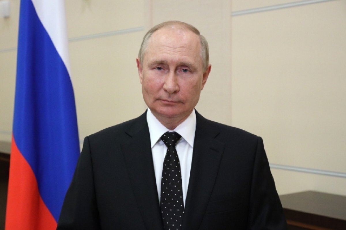    Путин поздравил личный состав и ветеранов МЧС с Днем спасателя