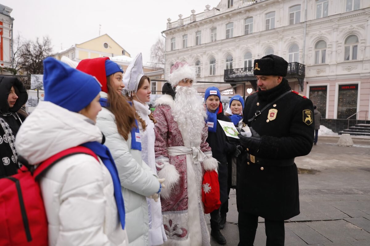    Подарки ребята сделали своими руками Елена Орленко