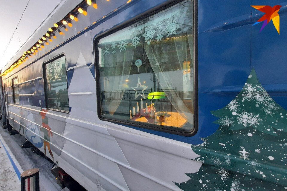     Вход в передвижную резиденцию новогоднего волшебника стоил 1950 рублей, если идет только ребенок. Наталья ЛОБАНОВА