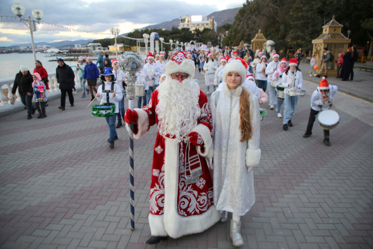 набережная зимой в геленджике