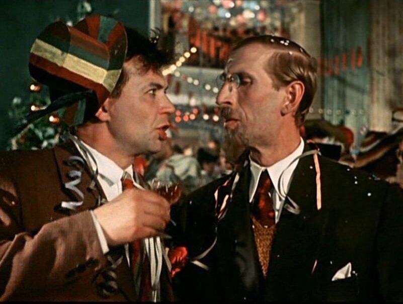 Вот товарищ сильно астрономией увлекается, точнее одним отдельно взятым астрономом, по распространению.