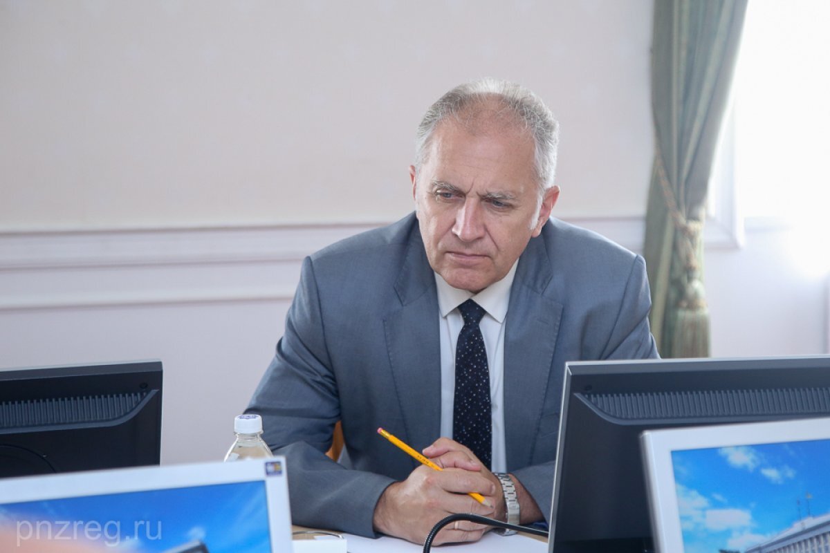    Глава администрации Кузнецка Сергей Златогорский написал заявление об уходе