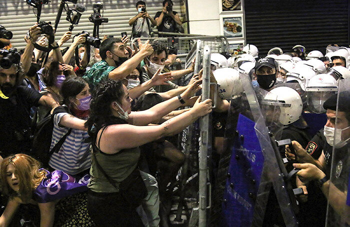     Протесты против выхода Турции из Стамбульской конвенции о защите женщин.Zuma/ТАСС