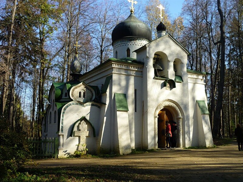 Церковь в Абрамцеве, выполненная по проекту Васнецова. 1881-1882