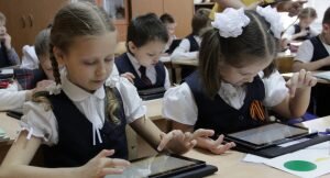    фото: vogazeta.ru Лаура Акопян