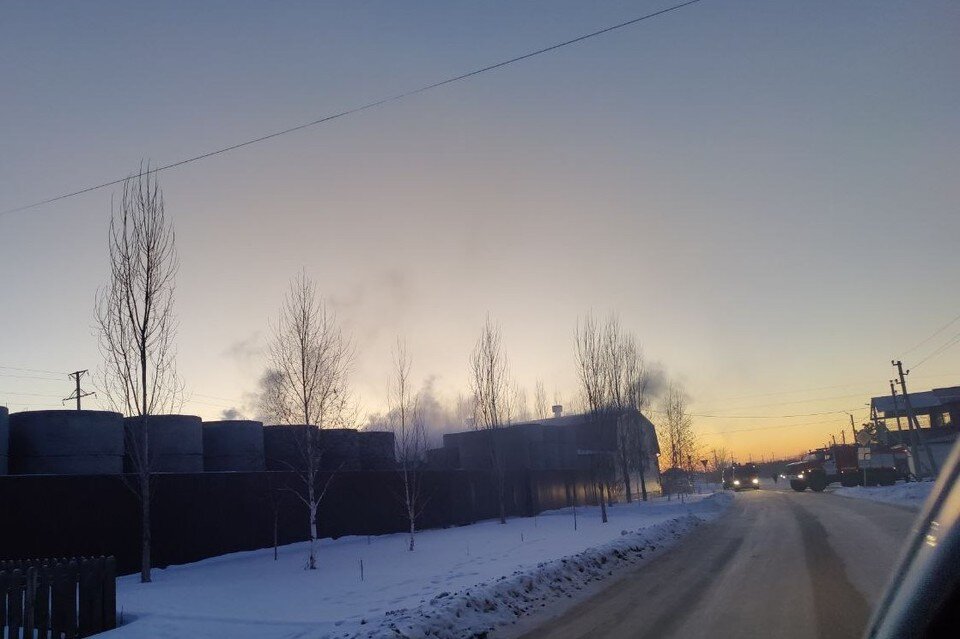     Вокруг сильный запах резины и много дыма Юлия ДУБЕНКО