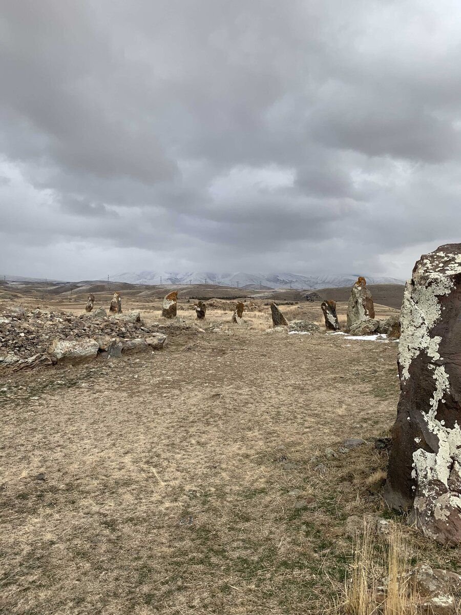 Ранее место упоминалось как Зоракарер (камни воины), Циц кар, Гошун даш (торчащие камни), сейчас часто называется Караундж