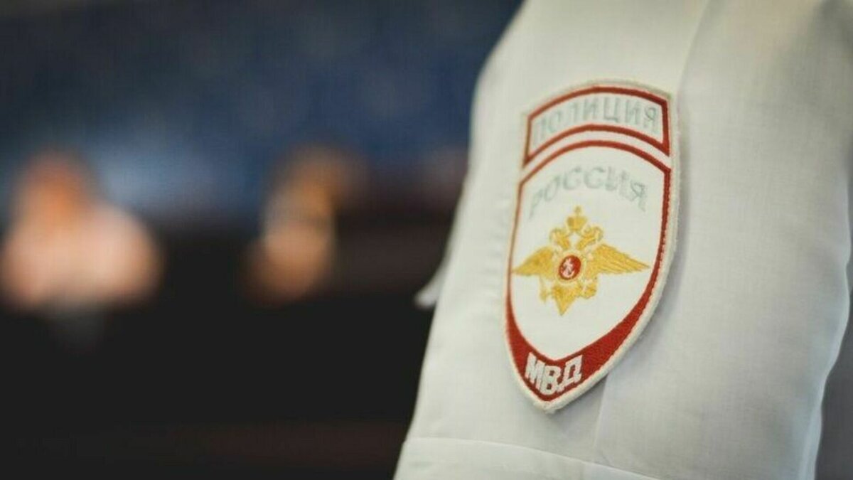     В Ворошиловском районе Волгограда подростки распылили 25-летнему прохожему в лицо перцовый баллончик из-за замечания. Мужчина получил химический ожог. Полиция теперь проводит проверку по факту произошедшего, сообщает региональное ГУ МВД.