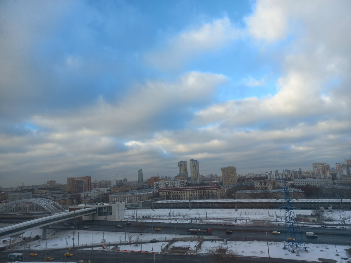 Утренняя Столица. Вид из моего номера на 9 этаже гостиницы "Бета"