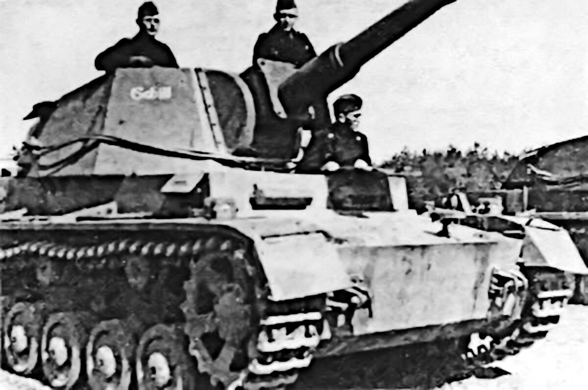 Самоходные варианты гаубицы Le.FH18. 105-мм САУ 10,5 cm leFH18/1(Sf) auf  Geschutzwagen IVb самоходная установка на базе танков Т-4 и Т-3. | История  германской артиллерии. | Дзен