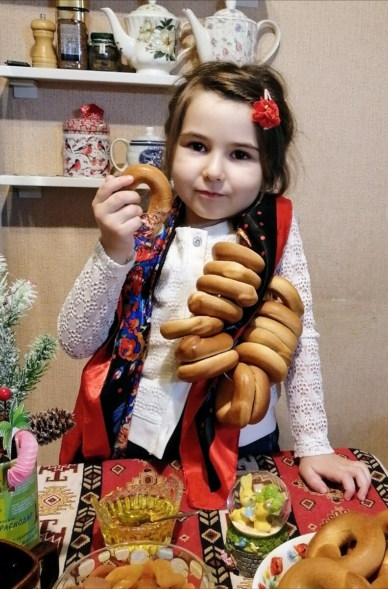 Масленица _ это один из самых известных славянских праздников на сегодня. Новочеркасск. Фото из архива автора. 