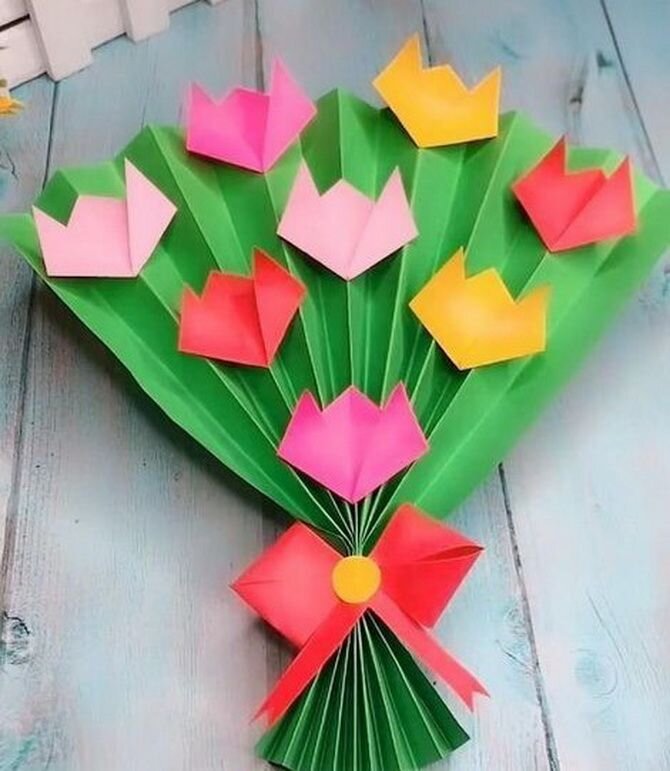 Цветы из бумаги. Оригами лилия. Подарок маме своими руками