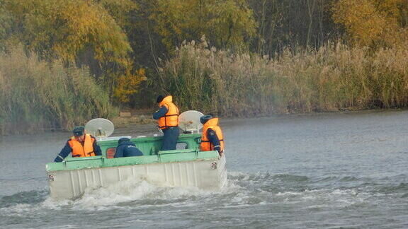     В Ростовской области намерены провести дноуглубительные работы в объеме 1,1 миллиона кубометров, сообщил директор Азовского бассейнового филиала Росморпорта Андрей Вахрушев.
