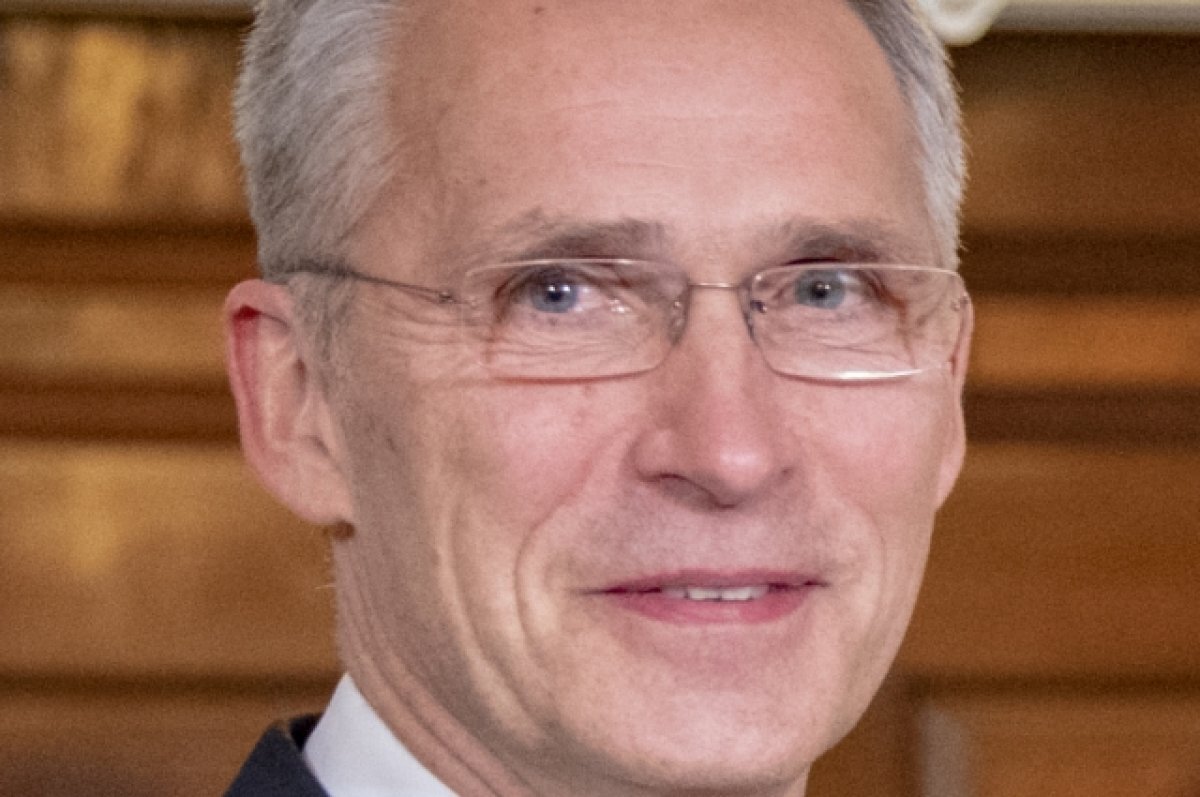    У NATO истощились запасы снарядов для поставок на Украину - Столтенберг