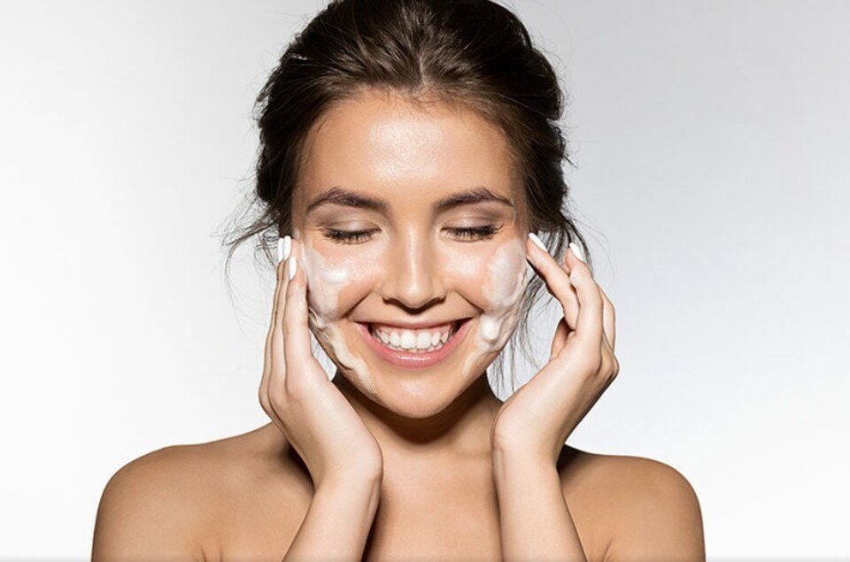     Дерматолог назвала способы для сохранения ровной и сияющей кожи  Shutterstock